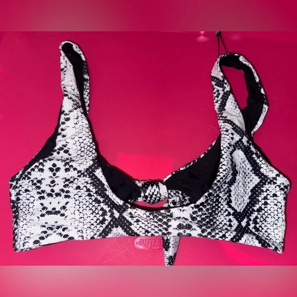 Zaful Monochrome Snake Print Bikini Top - Picture 2 of 3